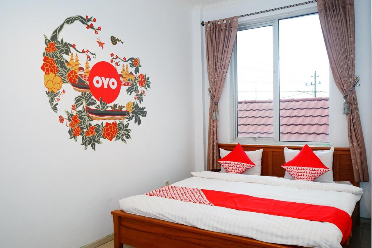 Oyo 357 Hotel Meigah Tanjung Pandan Exterior foto